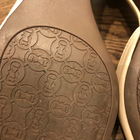 Never worn soft leather classic Etienne Aigner  shoes. - Picture 7 of 7